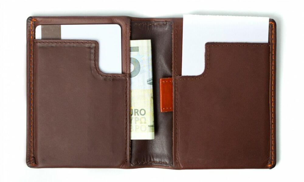 factors-to-consider-when-selecting-a-money-clip-wallet